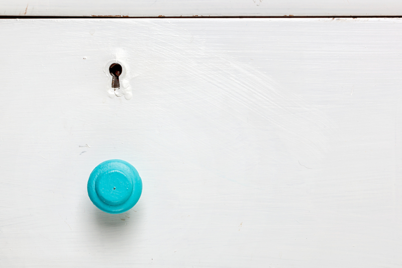 Embrace Simplicity with Decluttering and Minimalist Living